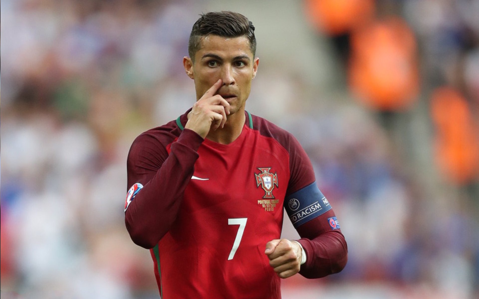 法甲“皇室争霸”：巴黎遭遇强敌，争冠形势严峻