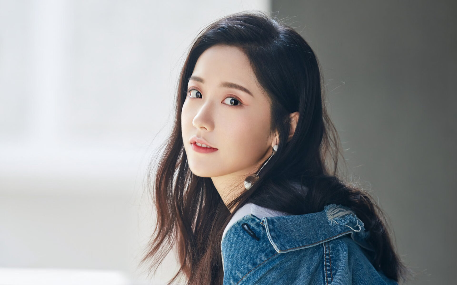 塞尔维亚男篮在欧洲锦标赛中冲击金牌，实力强劲