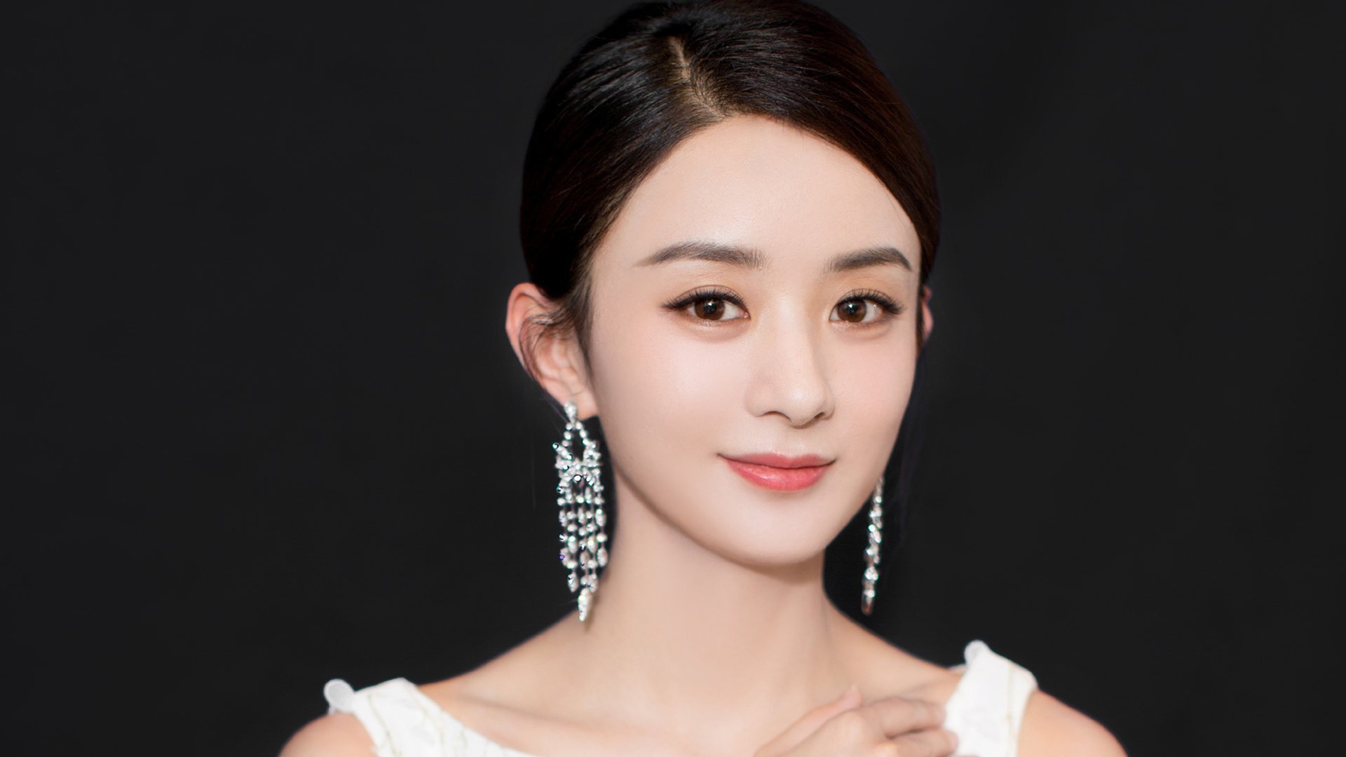 梅西在国家队比赛中展现统治力，带领阿根廷冲击冠军