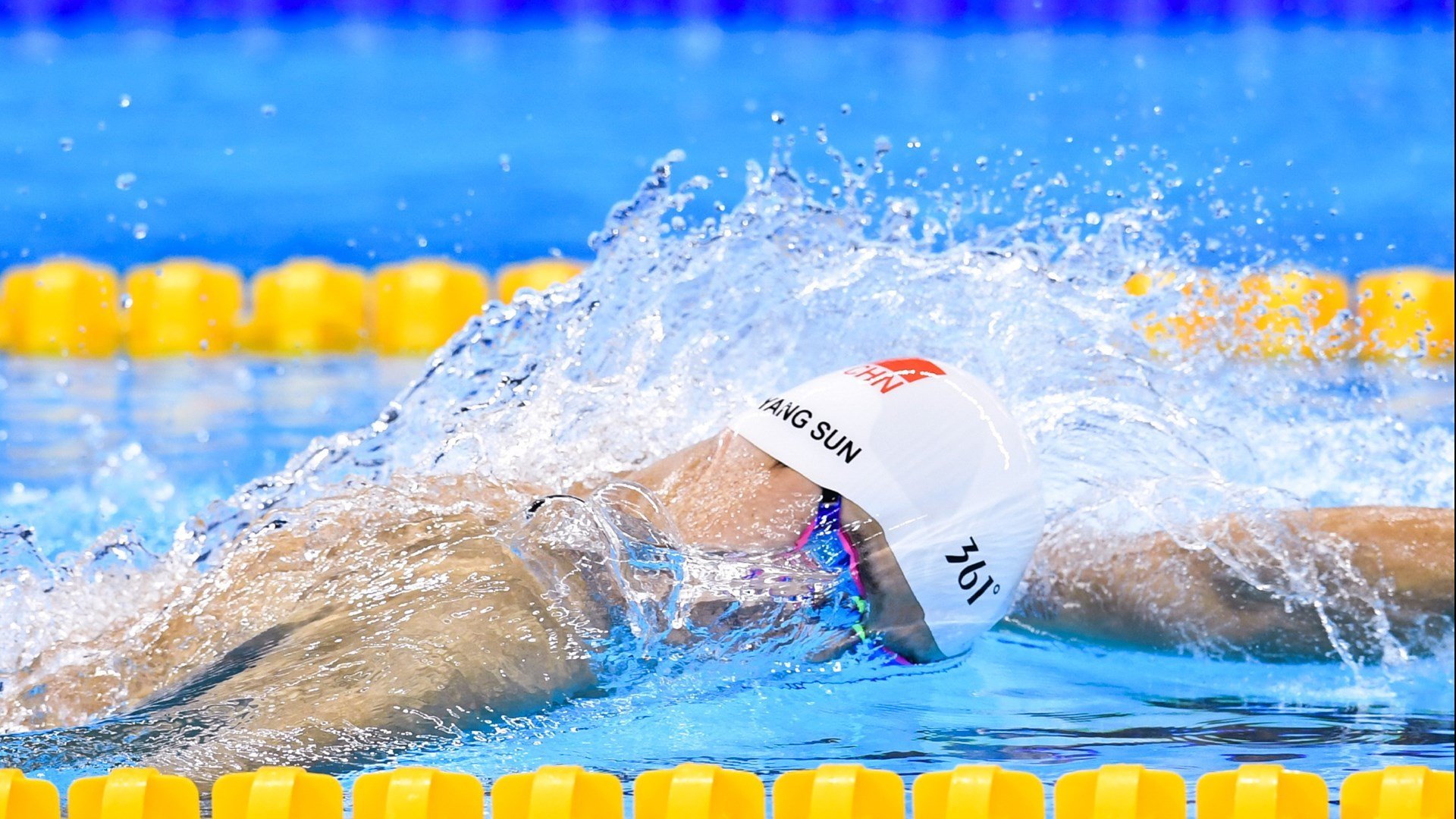 苏炳添讲述父亲影响泪洒采访现场,苏炳添家中采访视频