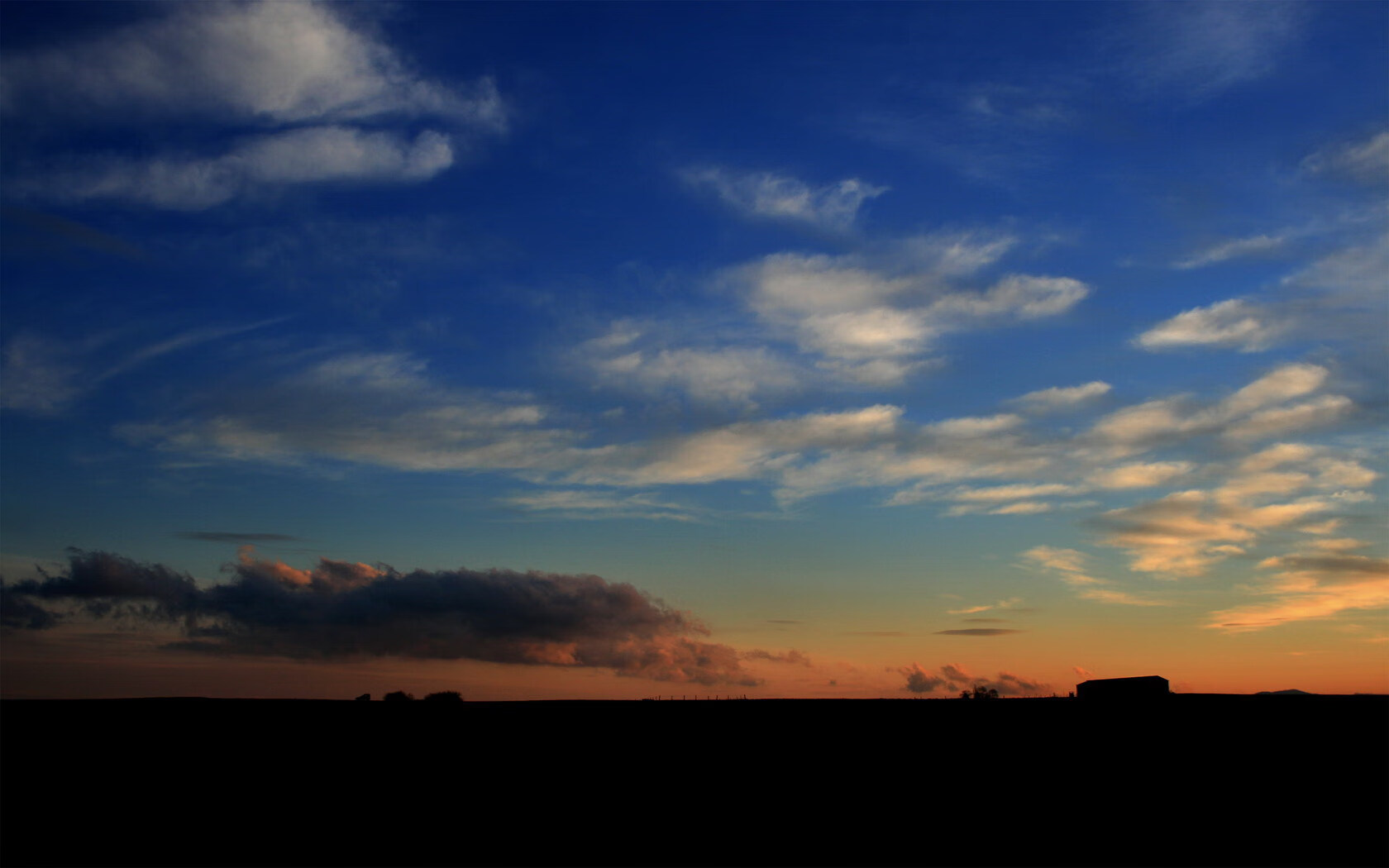 足球裁判紧缺，足协呼吁更多人参与，2020年足球裁判规则